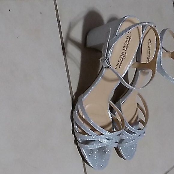 Size 10 silver American Glamor high heels - Picture 2 of 2